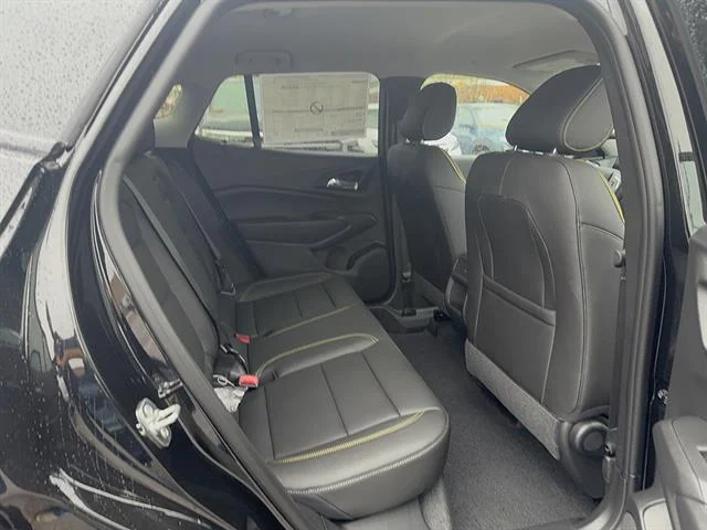 New 2026 Mosaic Black Metallic Chevrolet ACTIV image 9