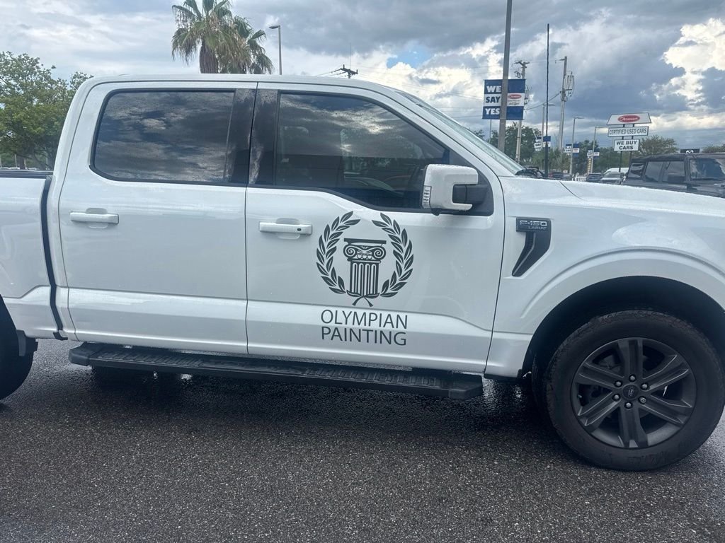 Used 2023 White Ford Lariat image 4