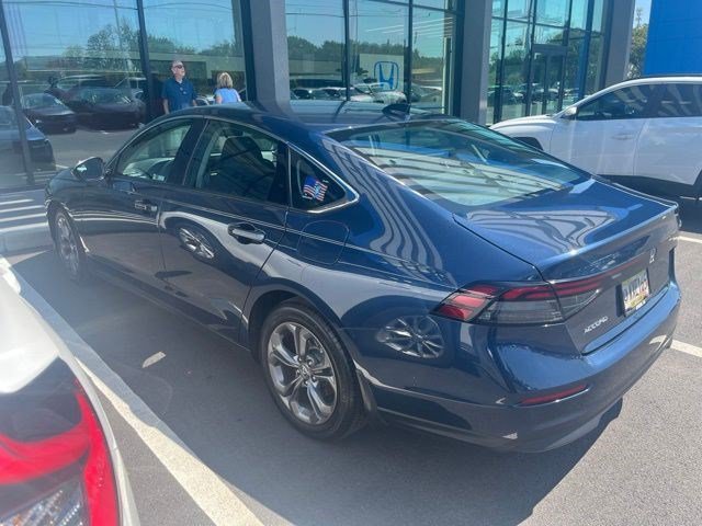Used 2024 Canyon River Blue Metallic Honda EX image 5