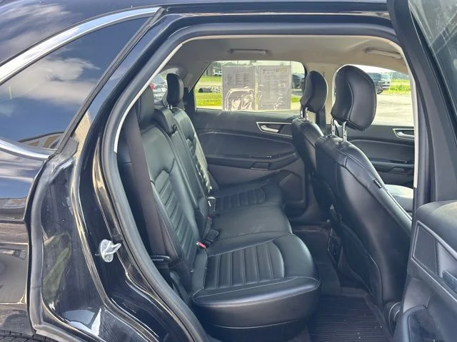Used 2019 Black Metallic Ford SEL image 10