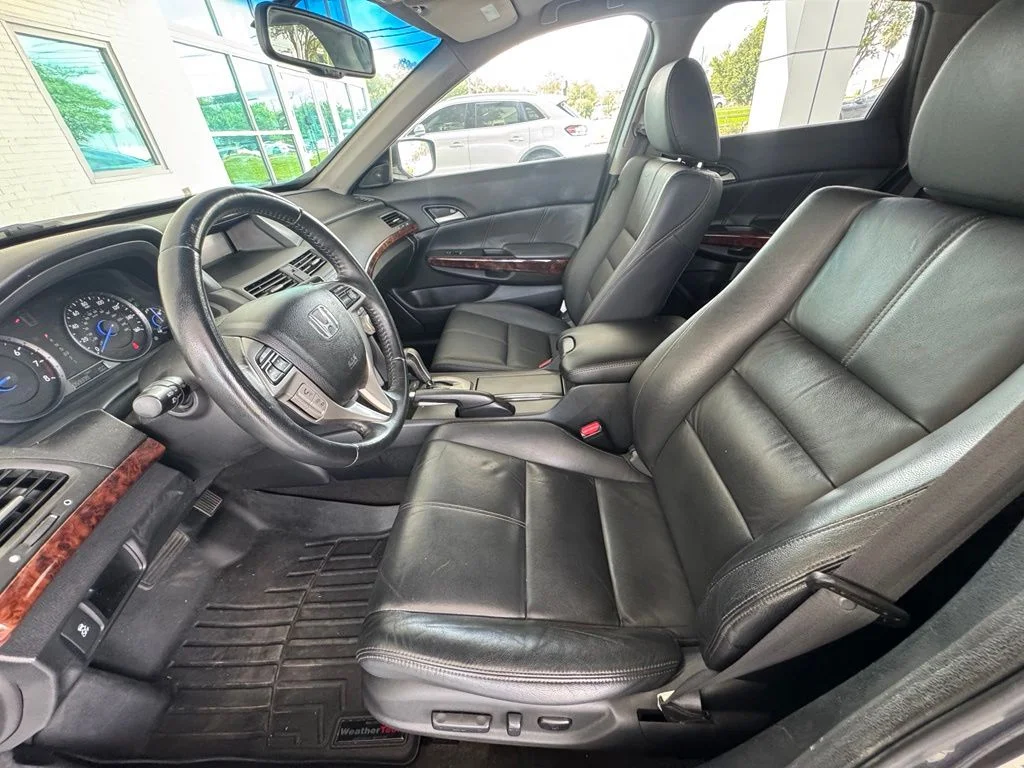 Used 2010 Polished Metal Metallic Honda EX-L image 12