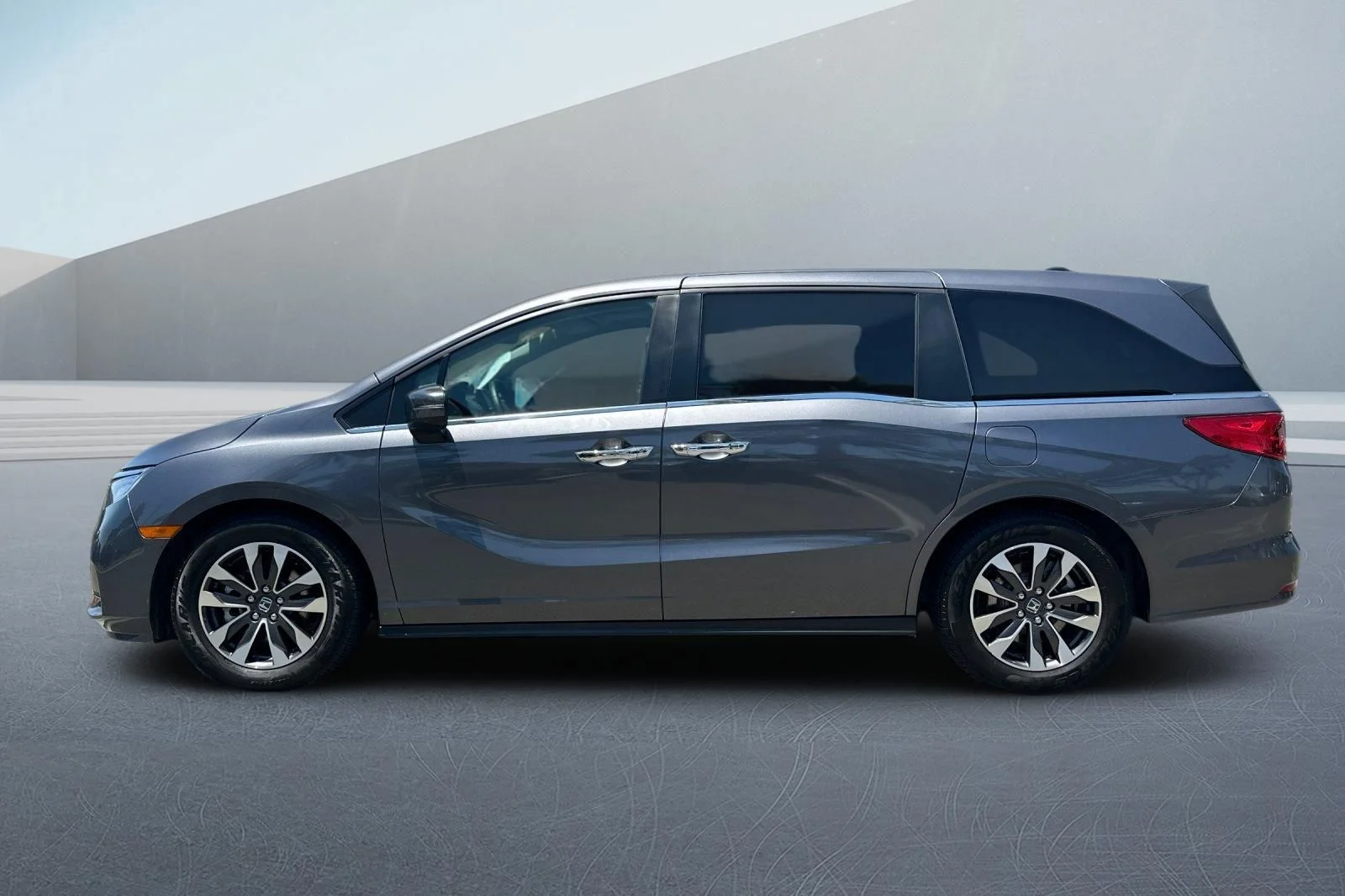 Used 2024 Gray Honda EX-L image 7