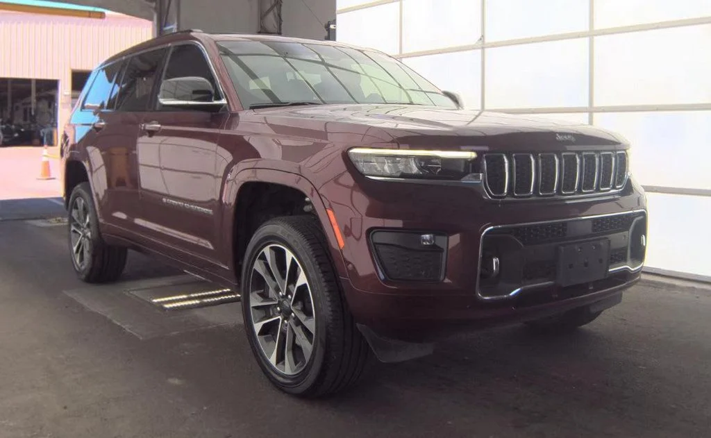 Used 2022 Red Jeep Overland image 4