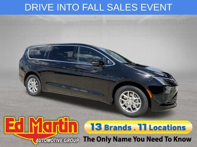 2027 Chrysler Pacifica Select