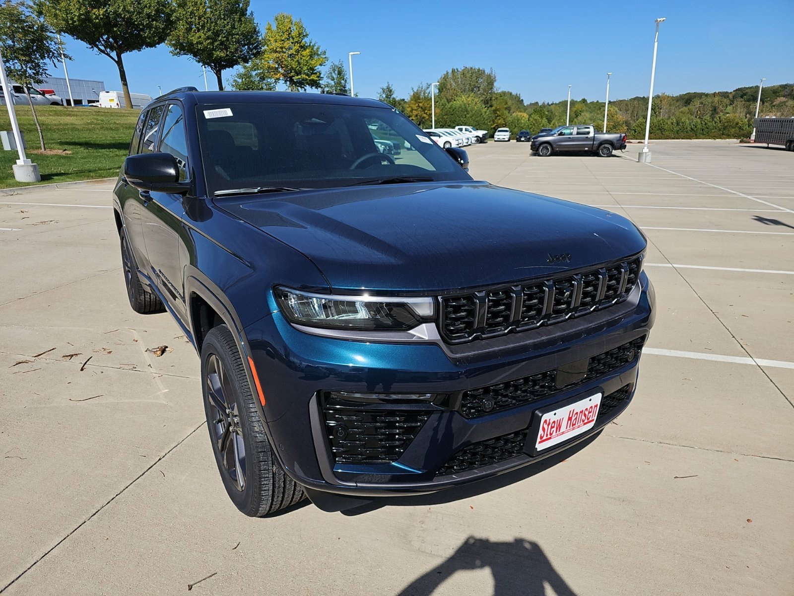 New 2027 Fathom Blue Pearlcoat Jeep Limited Reserve image 7