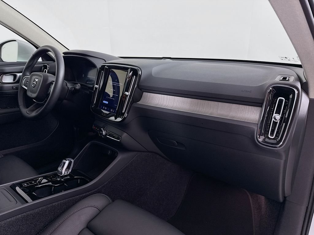 Used 2025 White Volvo B5 Plus Bright Theme image 24