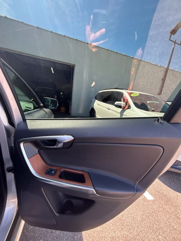 Used 2017 Silver Volvo T5 Inscription image 20