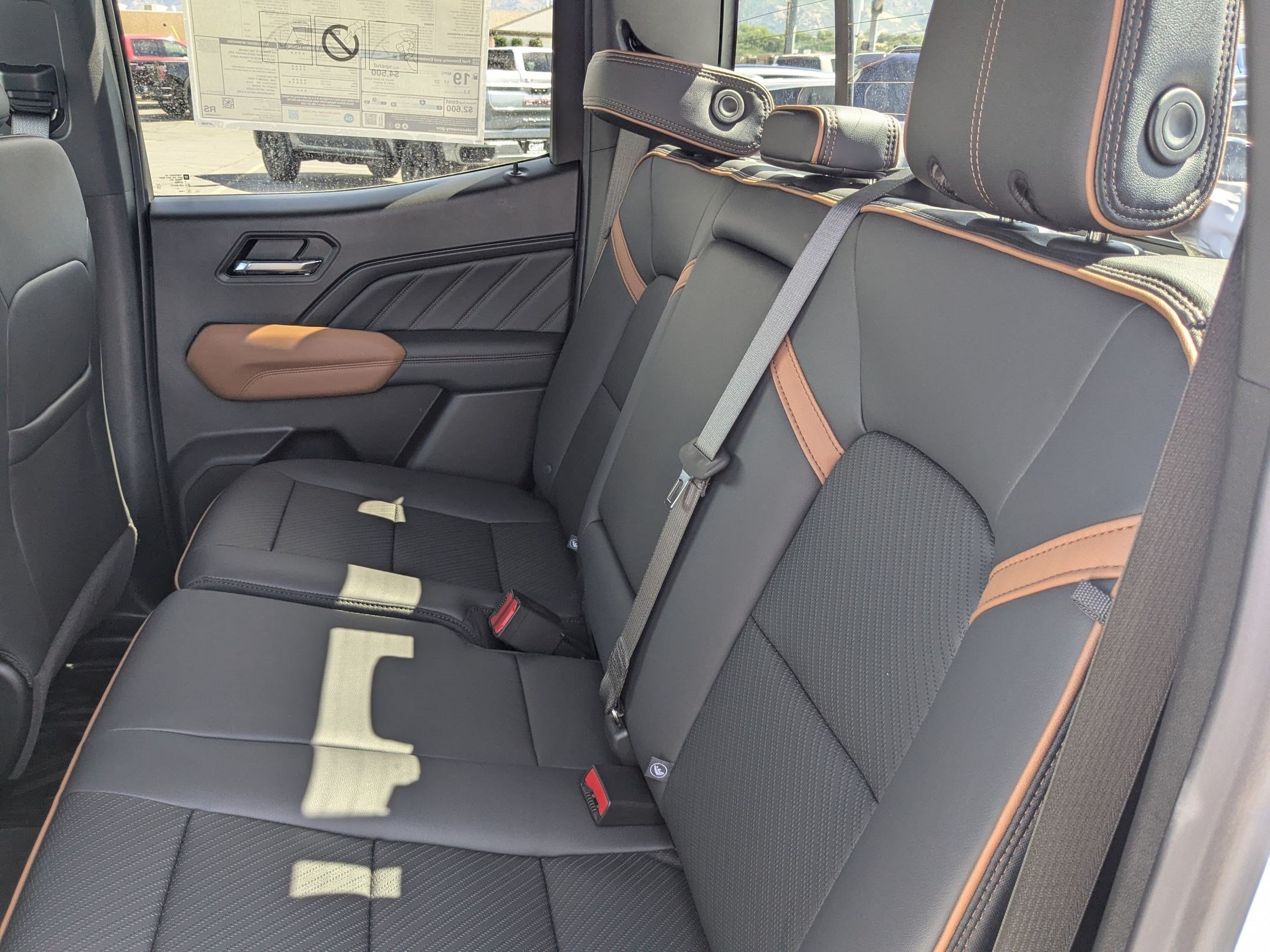 2026 GMC Canyon AT4 - Photo 25