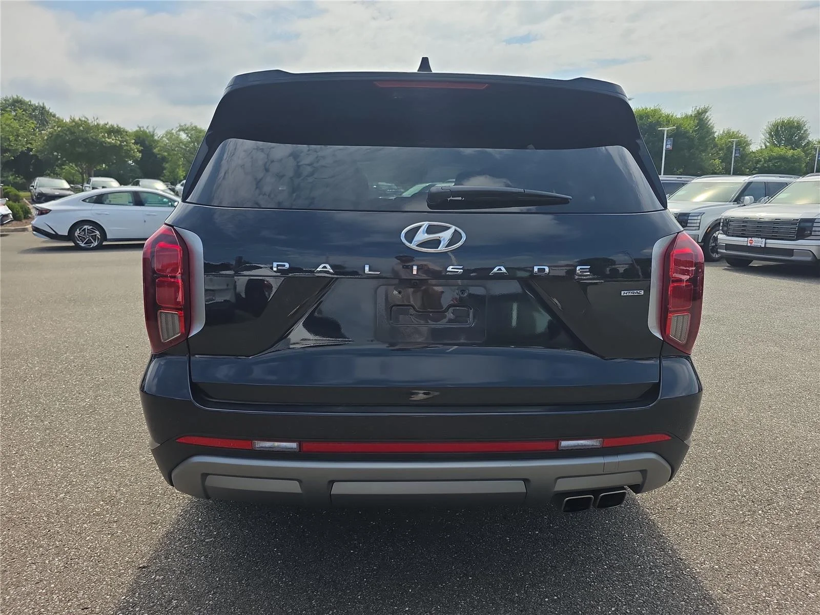 Used 2023 Moonlight Cloud Hyundai SEL image 16