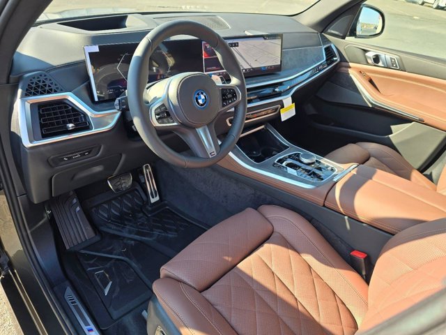 New 2026 Manhattan Green Metallic BMW xDrive50e image 2