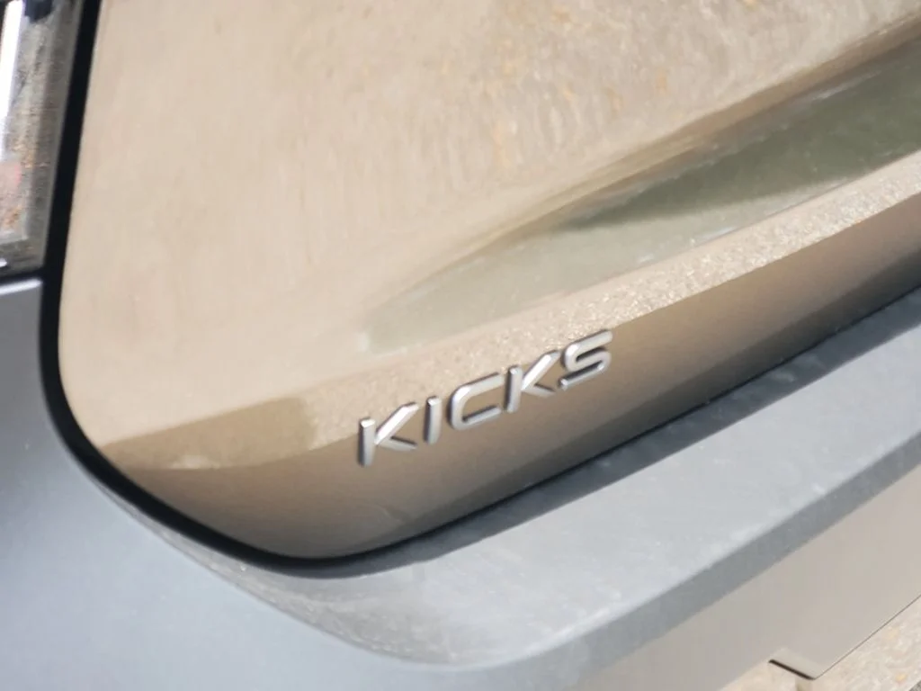 Used 2026 Bronze Metallic Nissan SR image 12