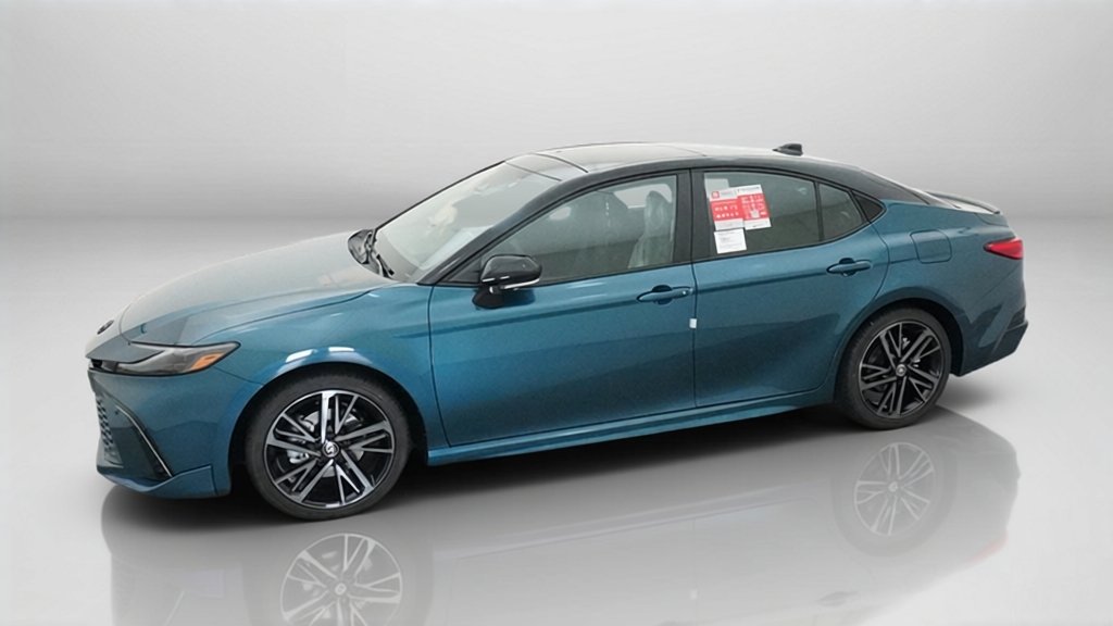 New 2026 Ocean Gem with Midnight Black Metallic roof Toyota XSE image 3