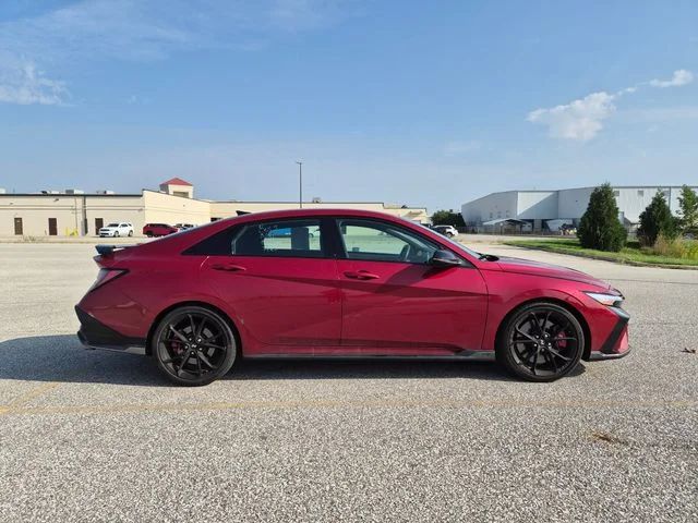 Used 2025 Red Hyundai Base image 4