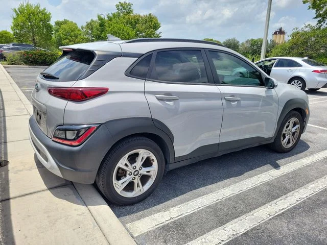 Used 2022 Silver Hyundai SEL image 3