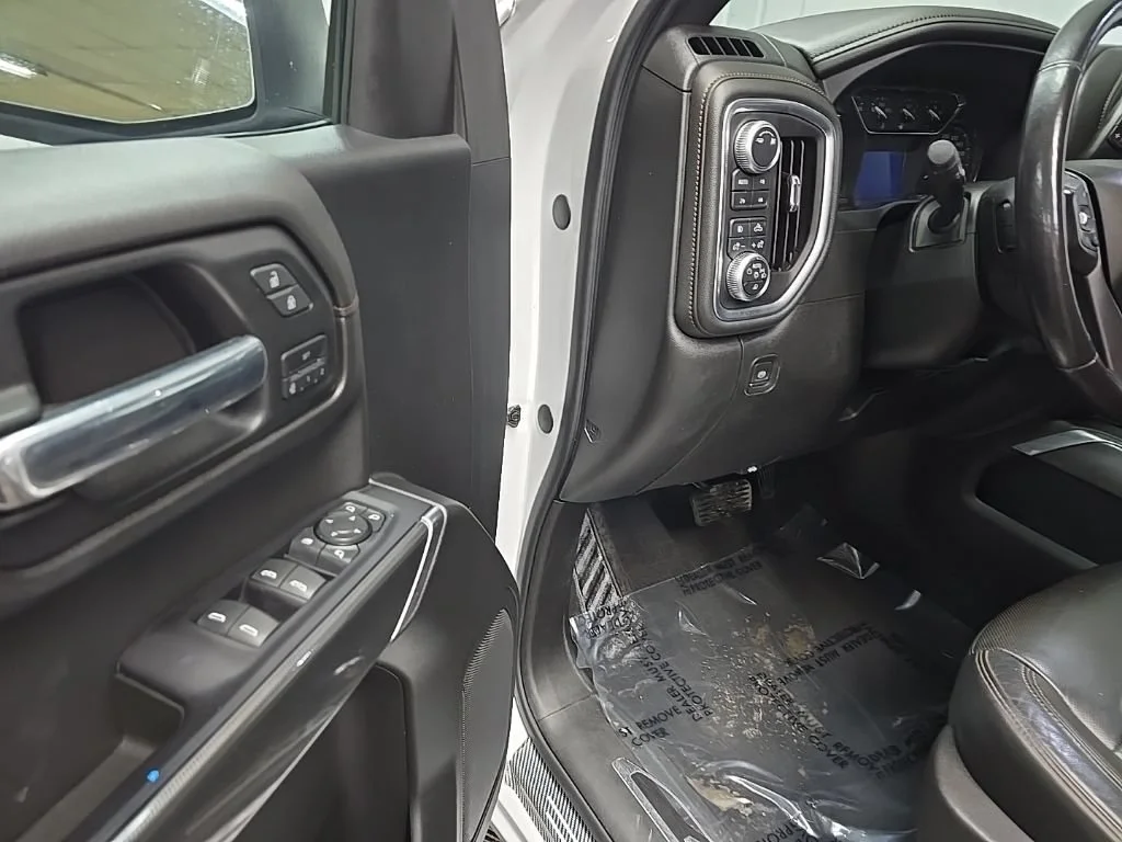 Used 2019 Summit White GMC AT4 image 27