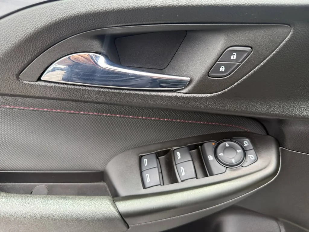 Used 2023 STERLING GRAY METALLIC Chevrolet RS image 28