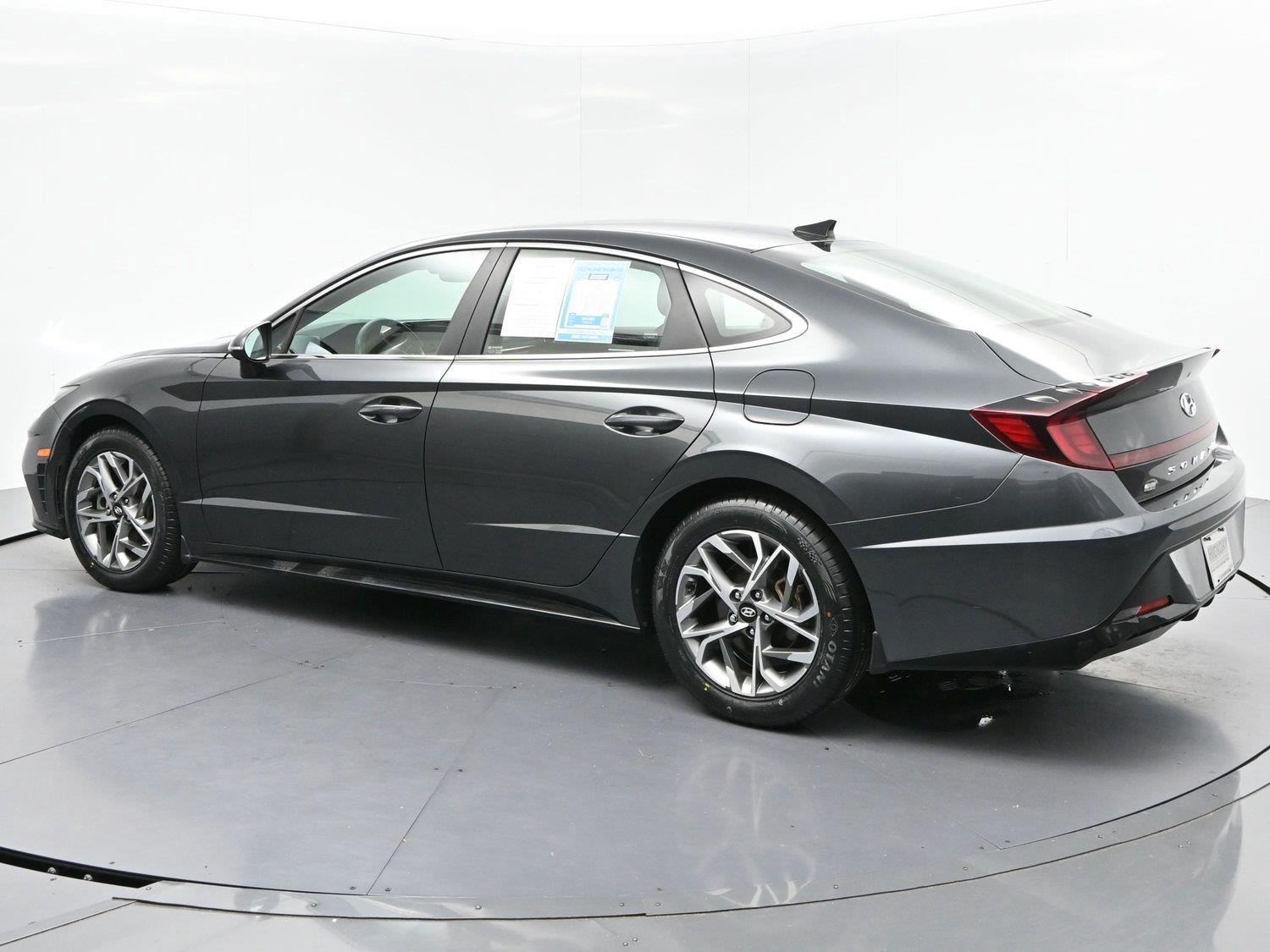 Used 2022 Portofino Gray Hyundai SEL image 5