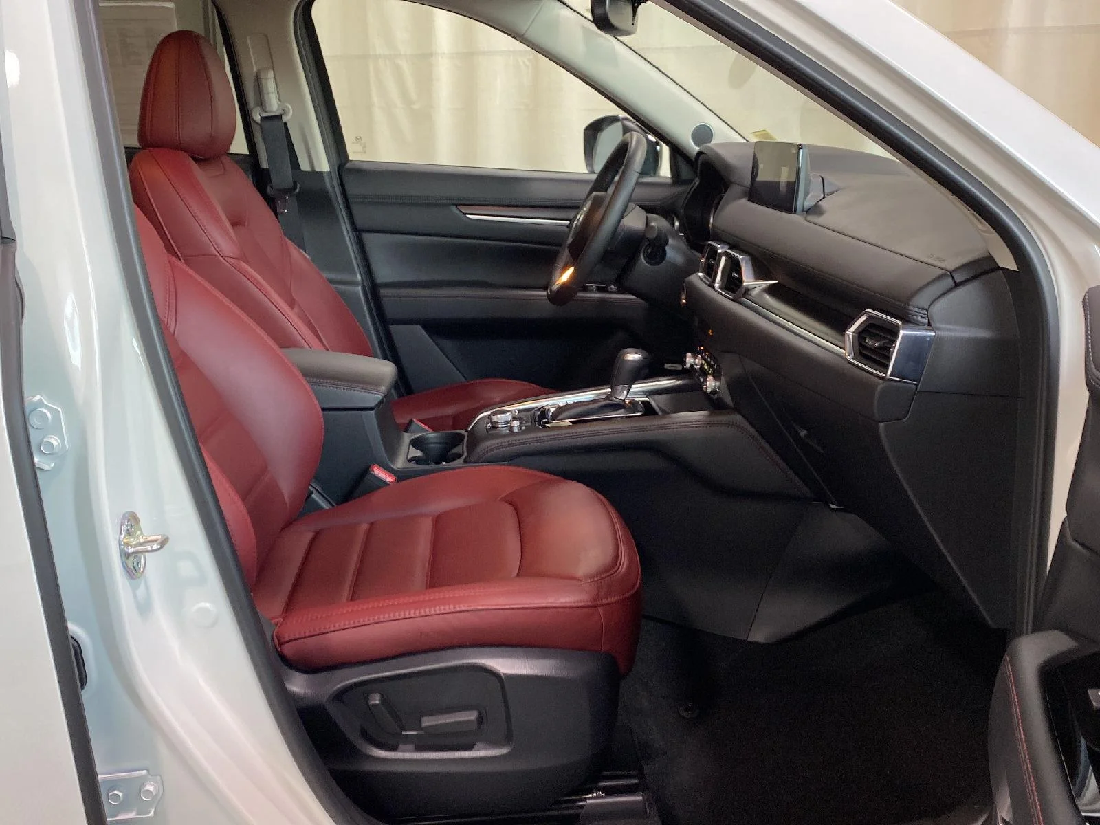 Used 2025 Rhodium White Metallic Mazda 2.5 S Carbon Edition image 11