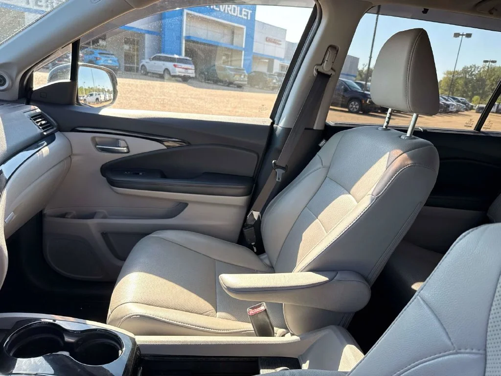 Used 2017 Blue Honda Elite image 22