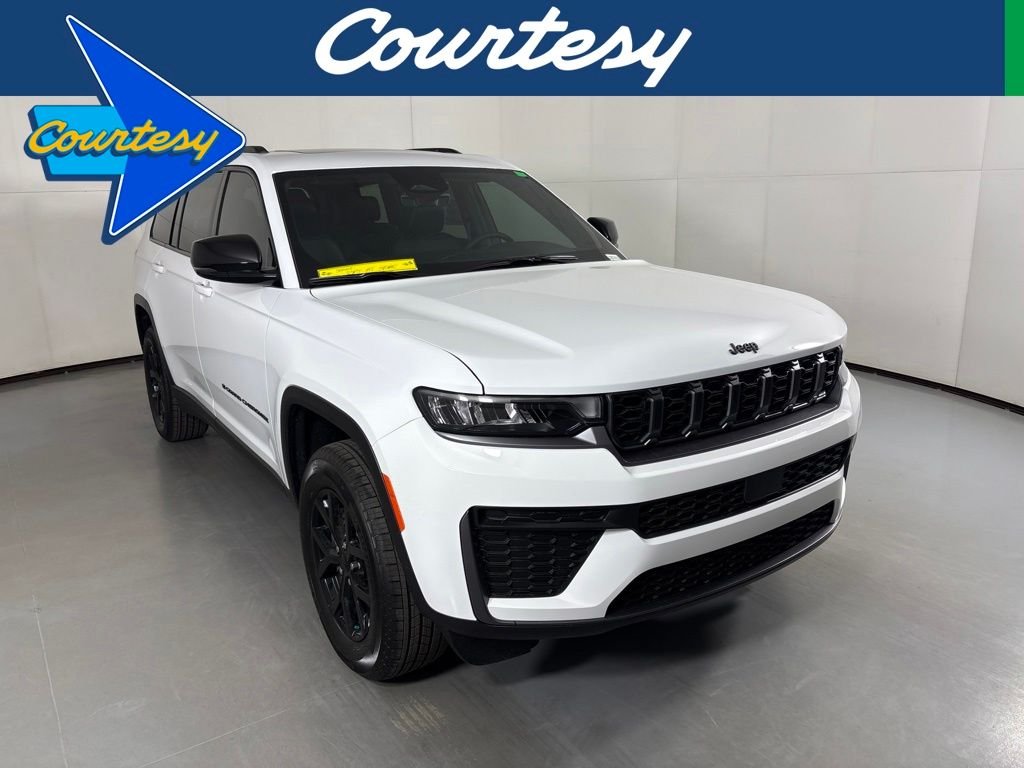 New 2026 Bright White Clear-Coat Exterior Paint Jeep Altitude image 1