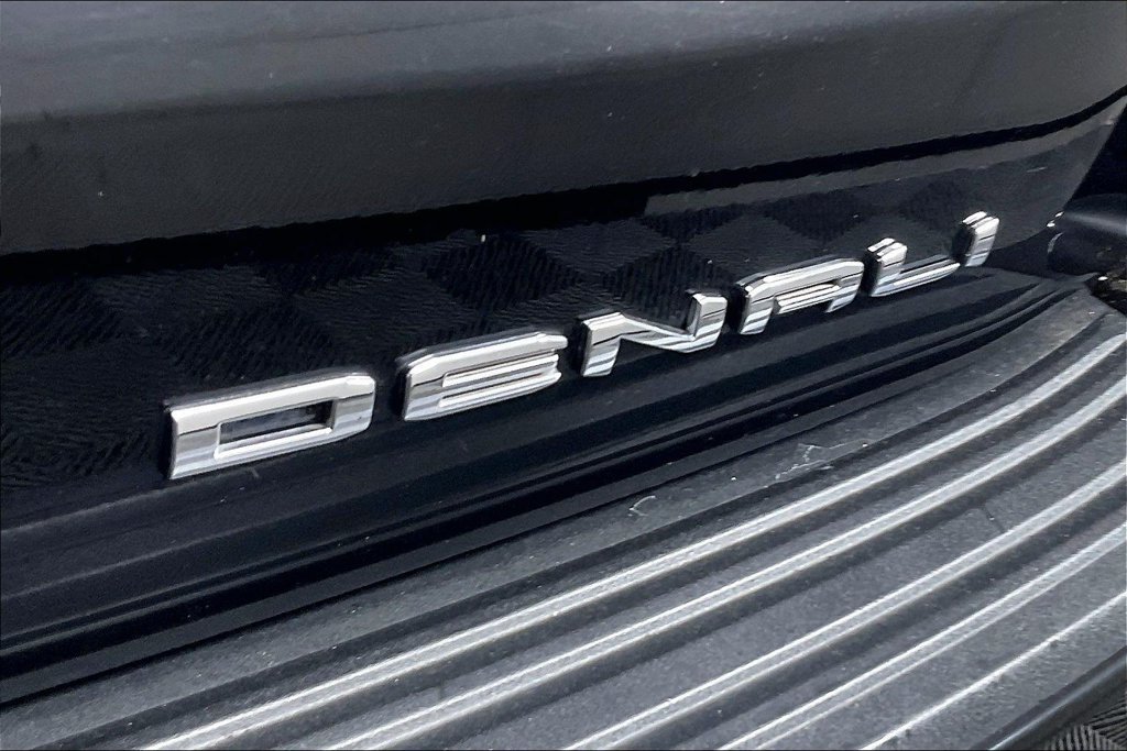 Used 2022 Black GMC Denali image 20