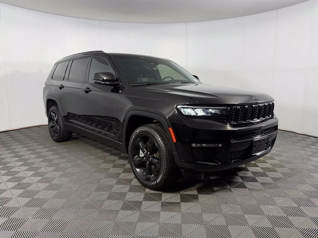 Used 2025 Black Jeep Limited image 4