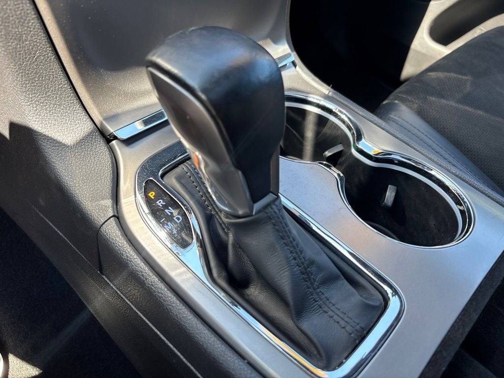 Used 2021 White Jeep Laredo X image 30