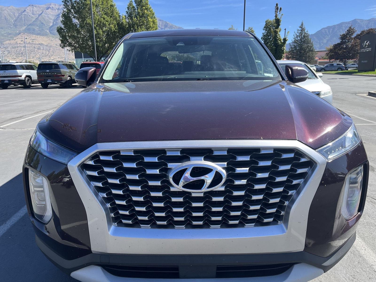Used 2022 Sierra Burgundy Hyundai SE image 2