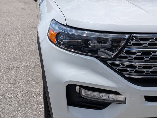 Used 2022 White Ford Limited image 9