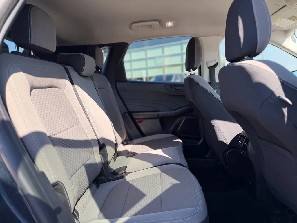 Used 2022 Blue Ford SE image 11