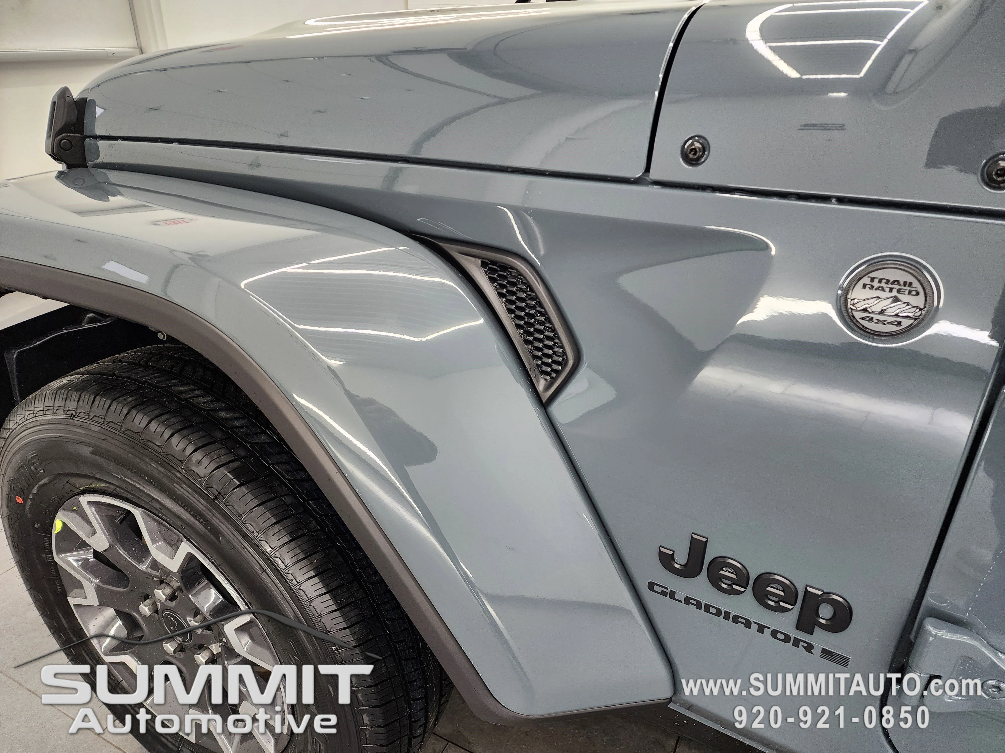 New 2026 Anvil Clear-Coat Exterior Paint Jeep Sahara image 32