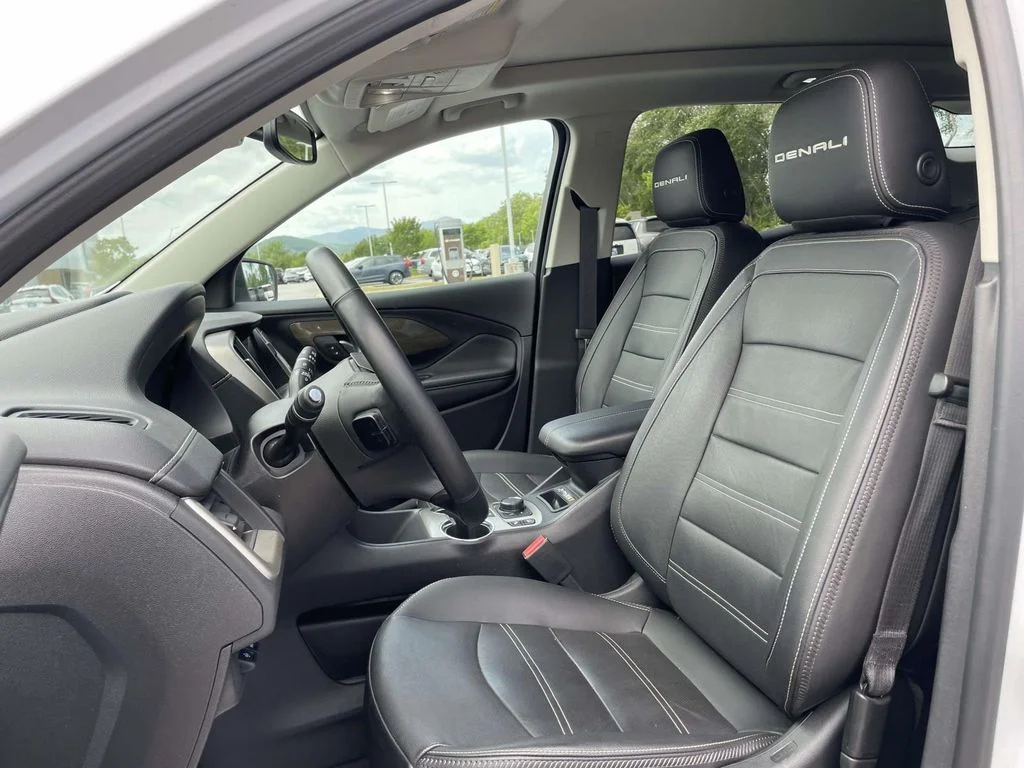 Used 2023 Summit White GMC Denali image 9