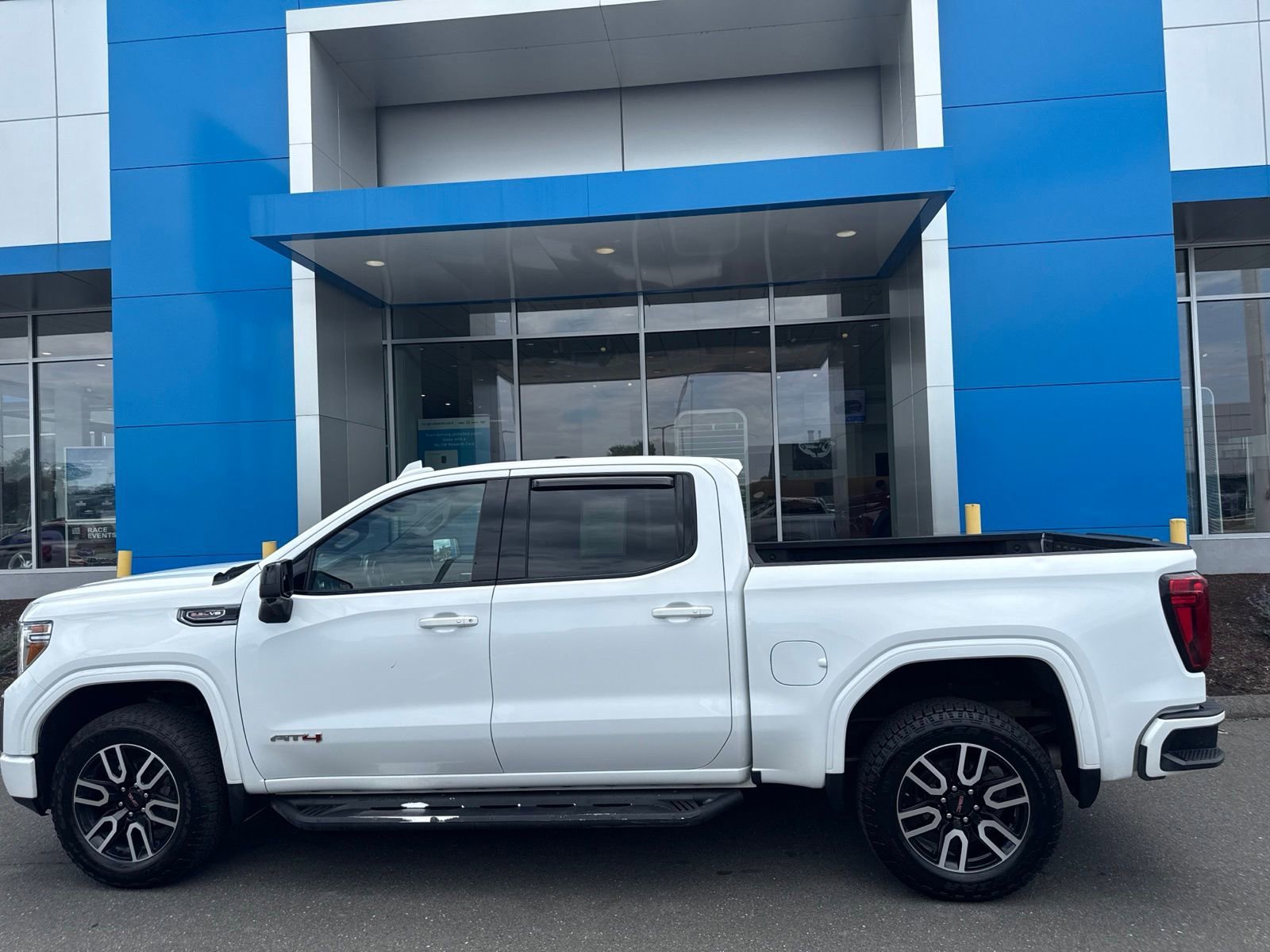 Used 2021 Summit White GMC AT4 with Trailering Package image 9
