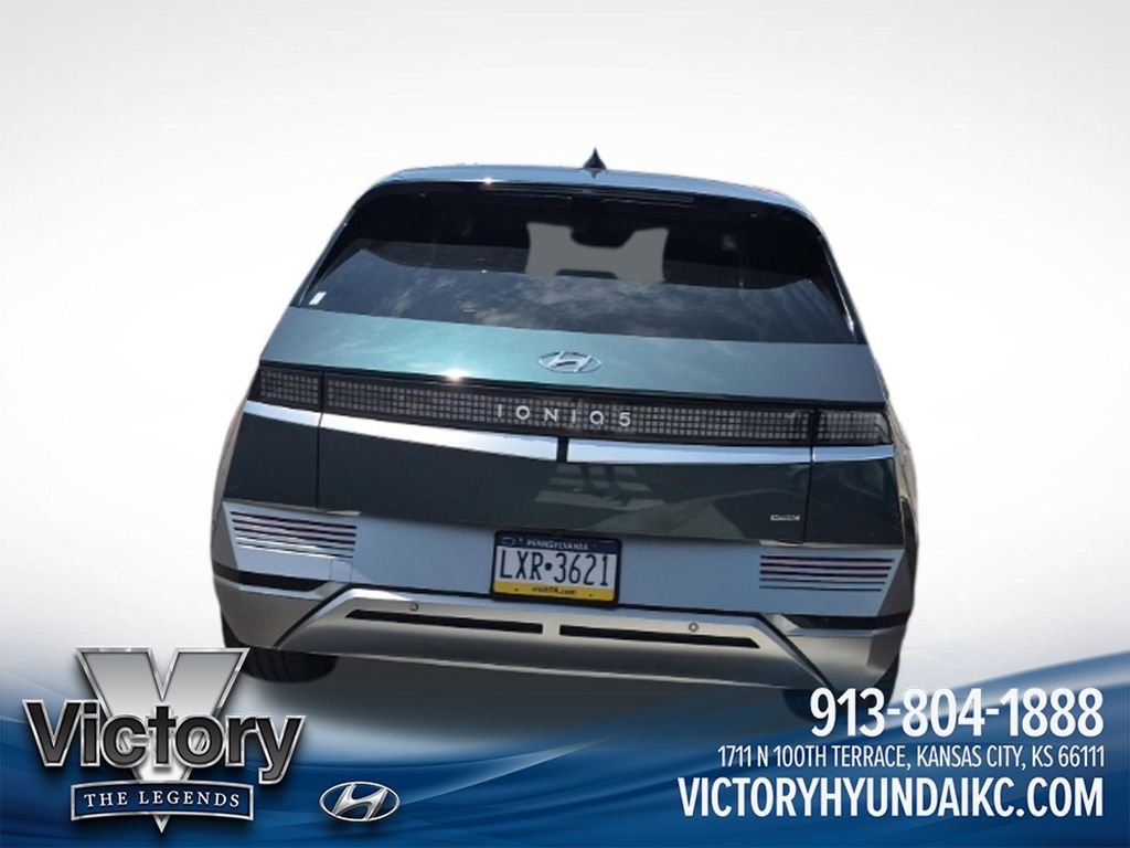 Used 2023 Green Hyundai Limited image 4