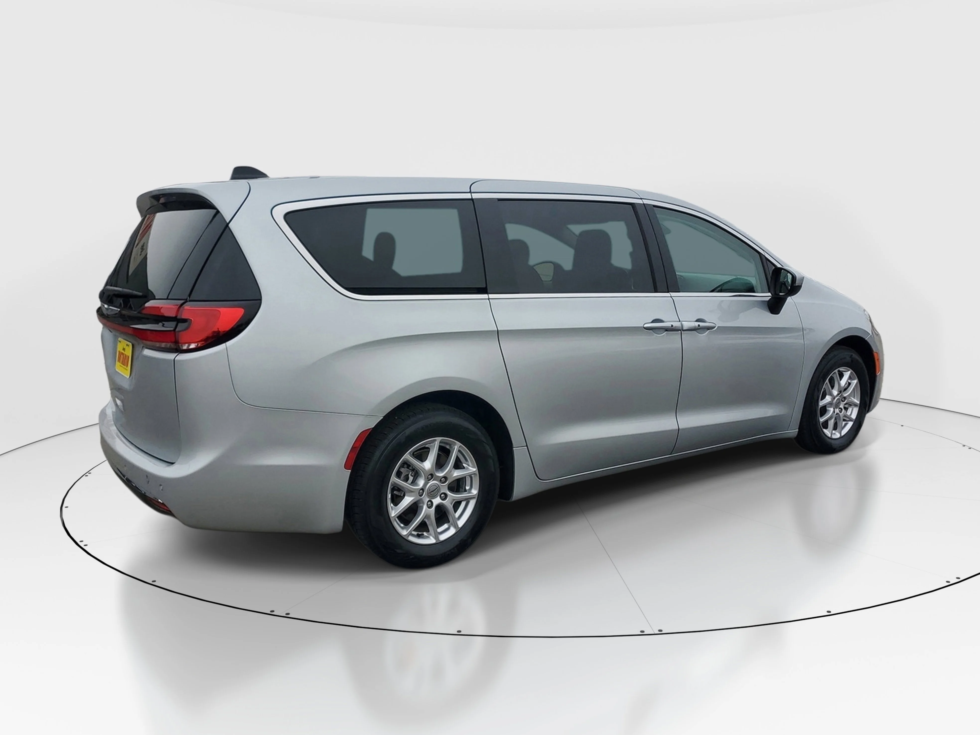 Certified Used 2023 Silver Chrysler Touring L image 4