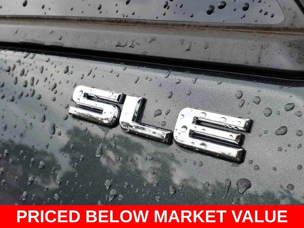 Used 2020 Gray GMC SLE image 34