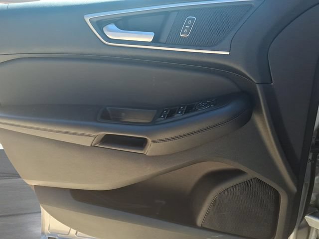 Used 2024  Ford SEL image 15