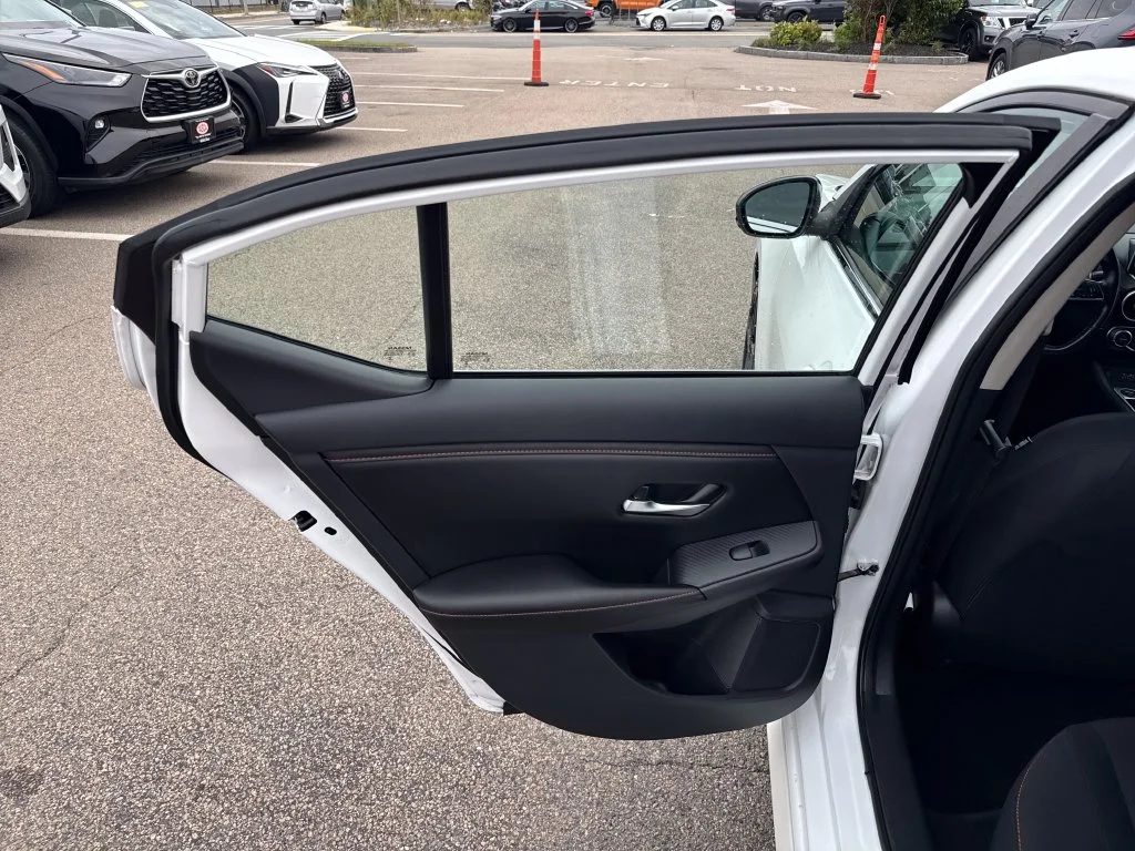 Used 2024 White Nissan SR image 39