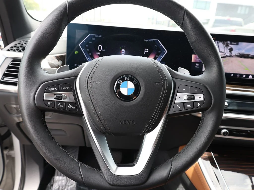 Used 2026 White BMW sDrive40i image 38