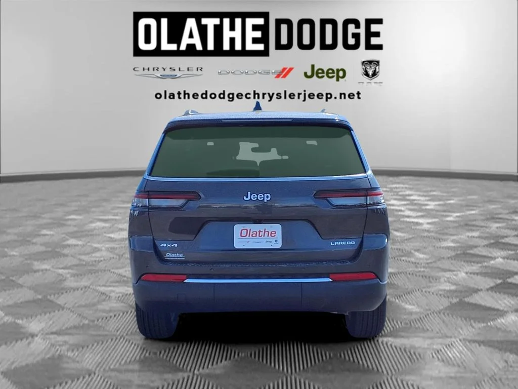 New 2026 Baltic Gray Metallic Clear-Coat Exterior Paint Jeep Laredo image 29