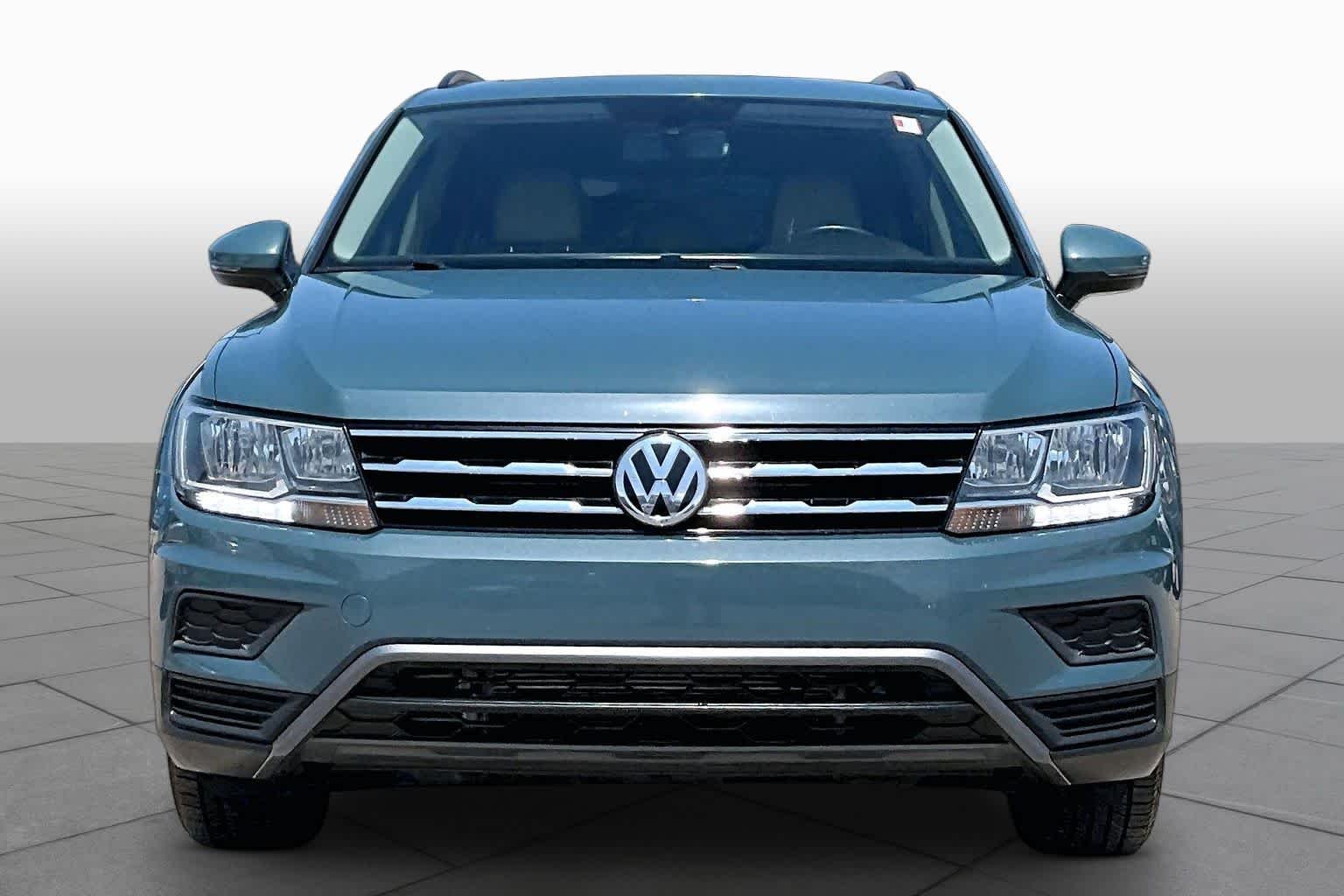 Used 2020 Stone Blue Metallic Volkswagen SE image 4