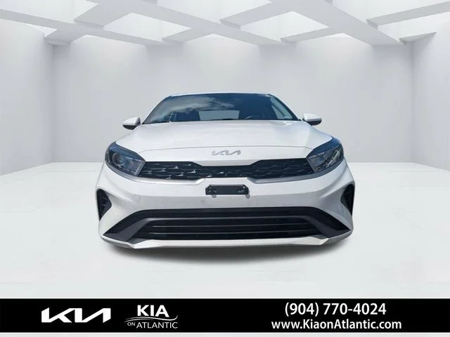 Used 2024 White Kia LXS image 8