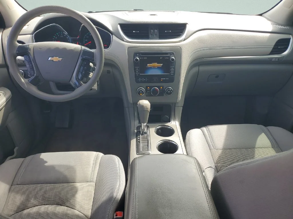 Used 2013 White Chevrolet LS image 11