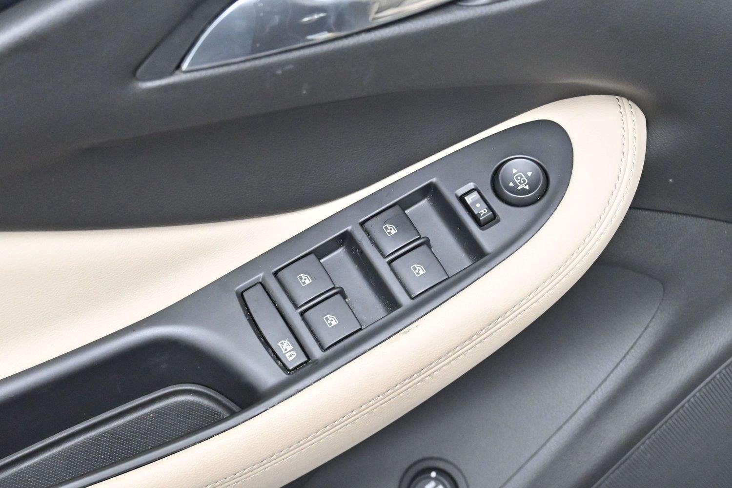 Used 2017 EBONY TWILIGHT METALLIC Buick Essence image 11