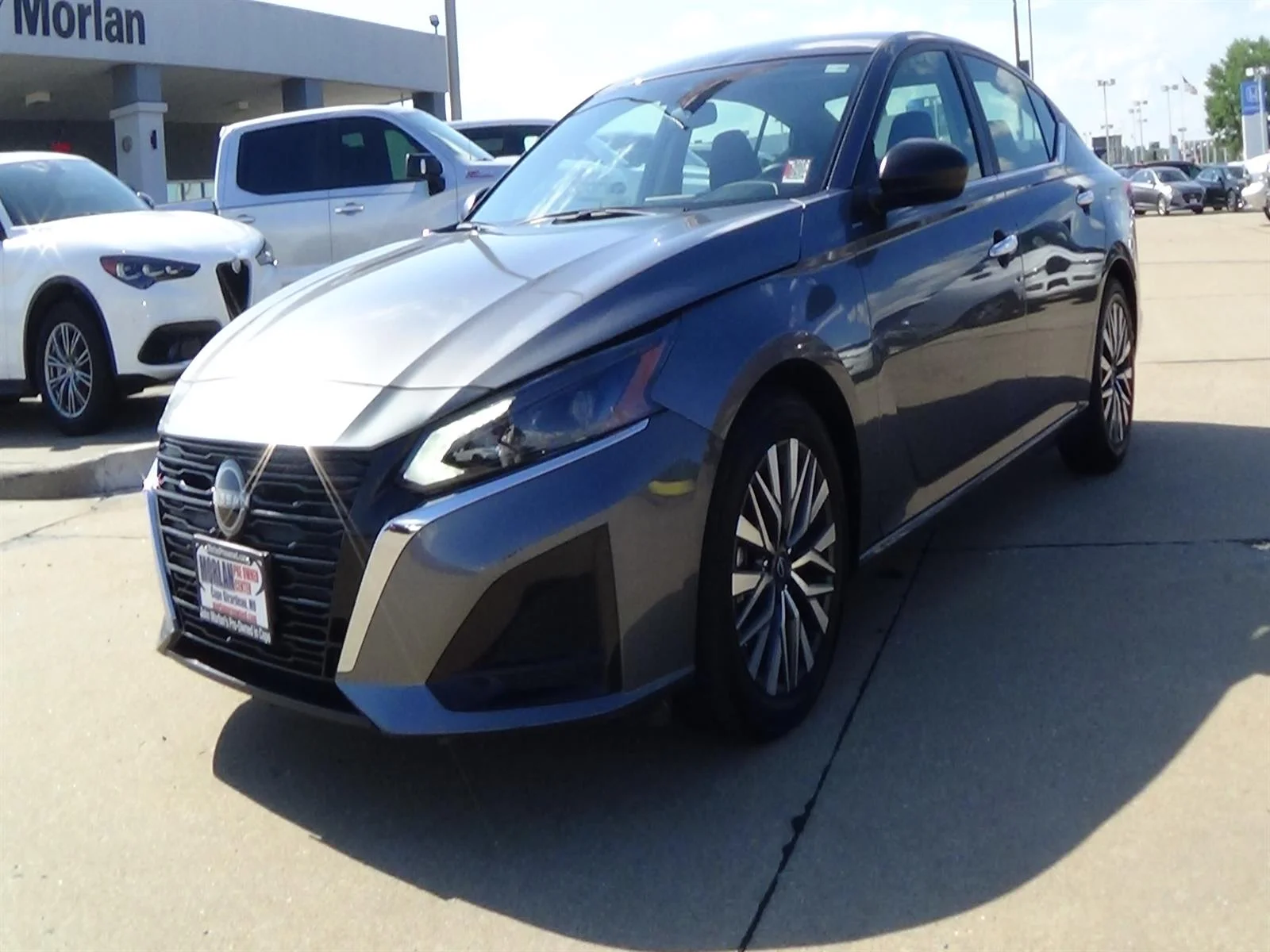 Used 2025 Gun Metallic (kad) Nissan 2.5 SV image 2