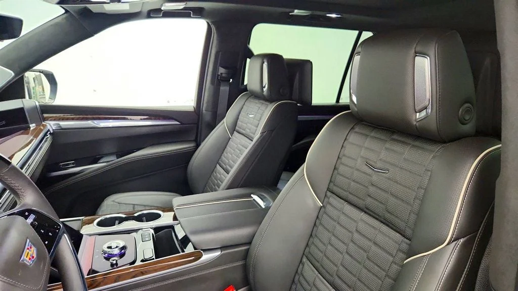 Used 2025 Black Raven Cadillac 4WD 4dr Sport Platinum image 18