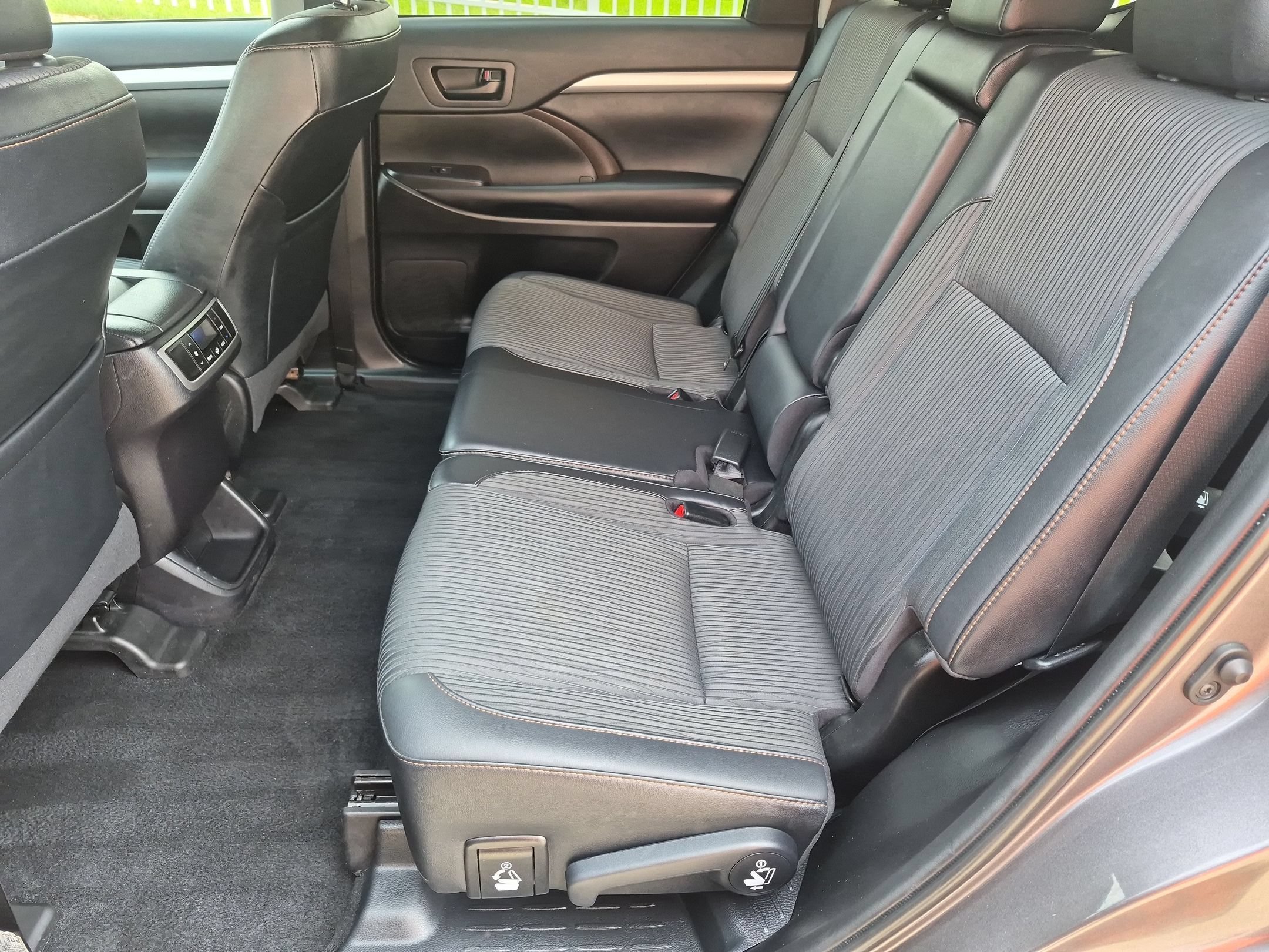 Used 2019 Predawn Gray Mica Toyota LE Plus AWD image 22