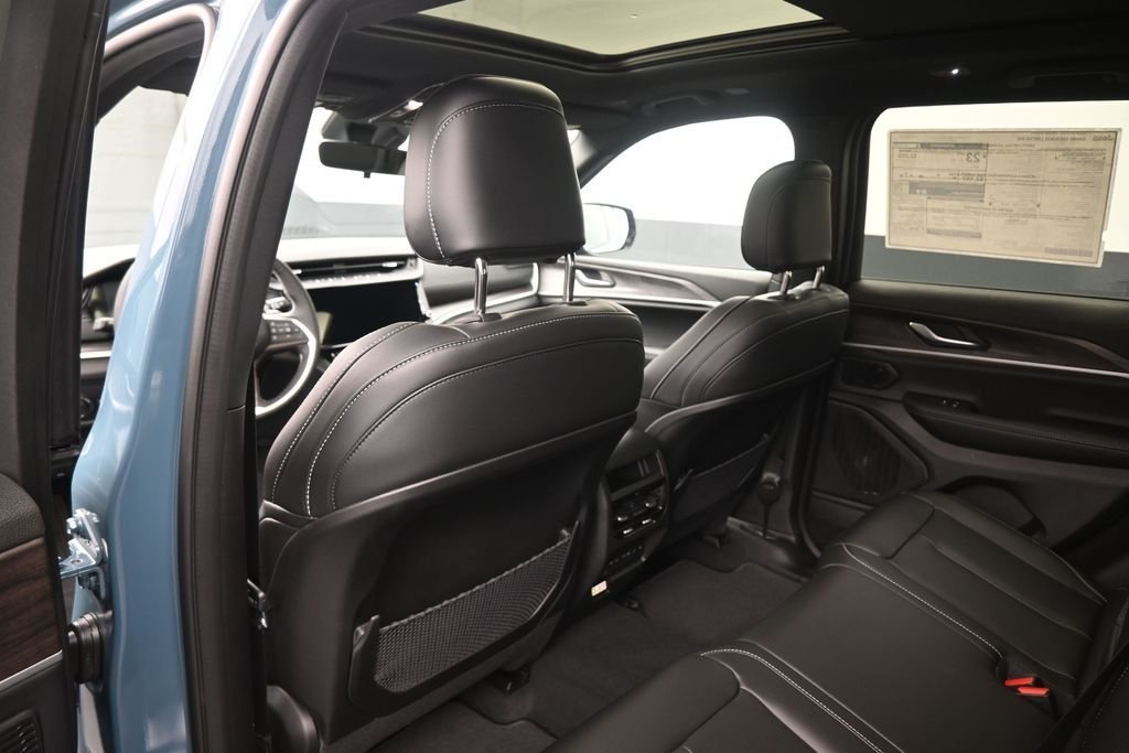 New 2026 Steel Blue Exterior Paint Jeep Limited image 2