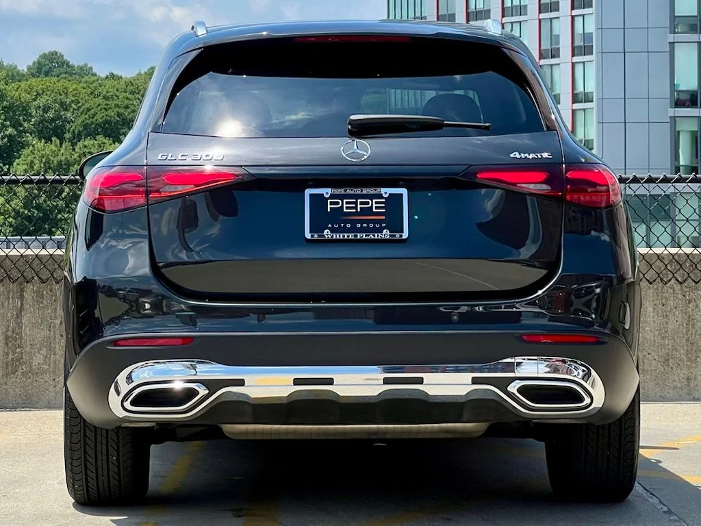 Certified Used 2026  Mercedes-Benz GLC 300 image 7