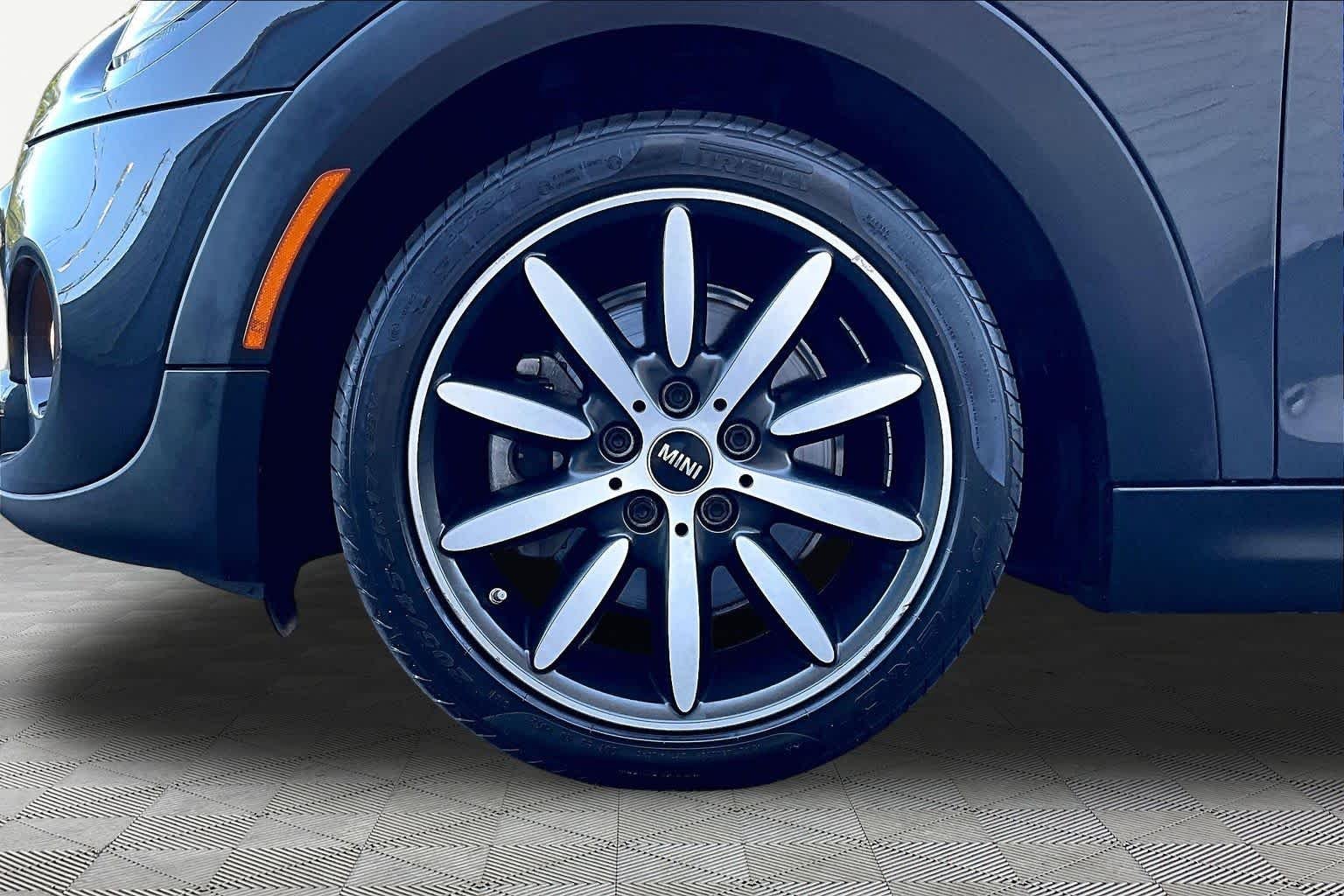 Used 2019 Thunder Grey Metallic MINI Cooper S image 11